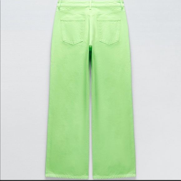 MID RISE LOOSE JEANS
NEON GREEN - REF. 8197/. 31 (US 12) - Picture 3 of 5